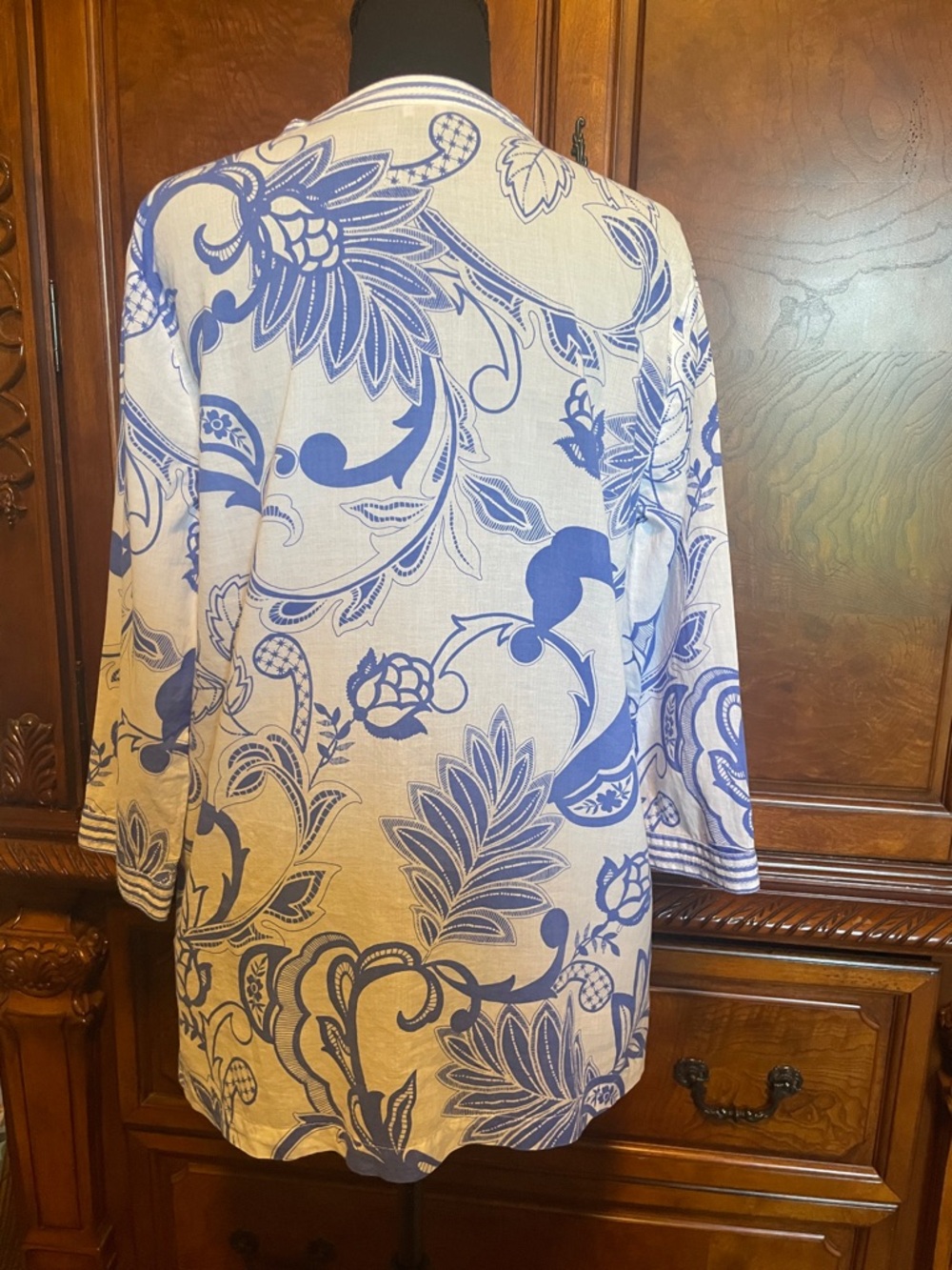 Talbots Tunic with Blue Floral Print Size Medium - Picture 4 of 5